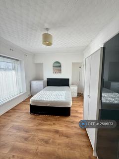 2 bedroom semi-detached house to rent, Swansea, Swansea, SA1