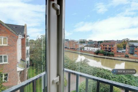 Smiths Court, Northampton, NN4