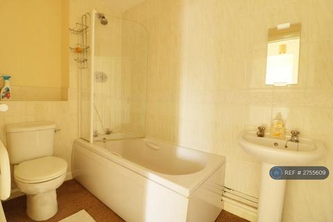 2 bedroom flat to rent, Smiths Court, Northampton, NN4