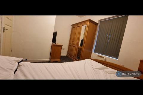 2 bedroom end of terrace house to rent, Broxtowe Avenue, Nottingham, NG8