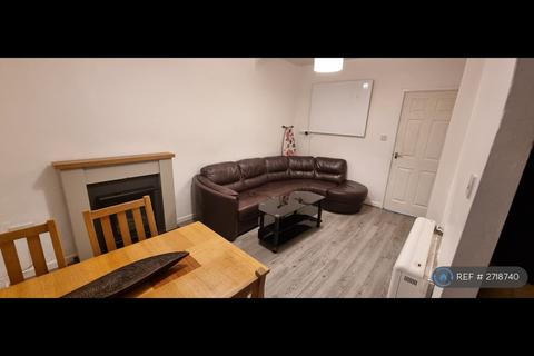 2 bedroom end of terrace house to rent, Broxtowe Avenue, Nottingham, NG8