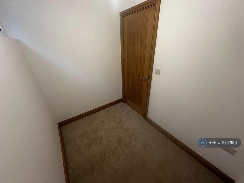 Wardrobe/Storage