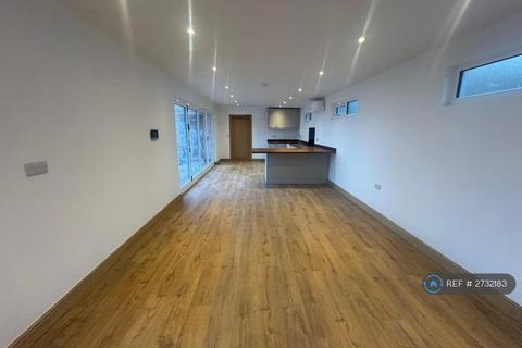 3 bedroom bungalow to rent, The Stables, Grassmoor, Chesterfield, S42