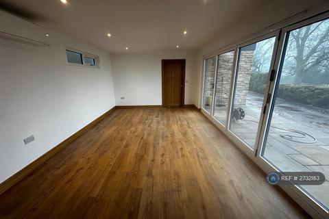 3 bedroom bungalow to rent, The Stables, Grassmoor, Chesterfield, S42
