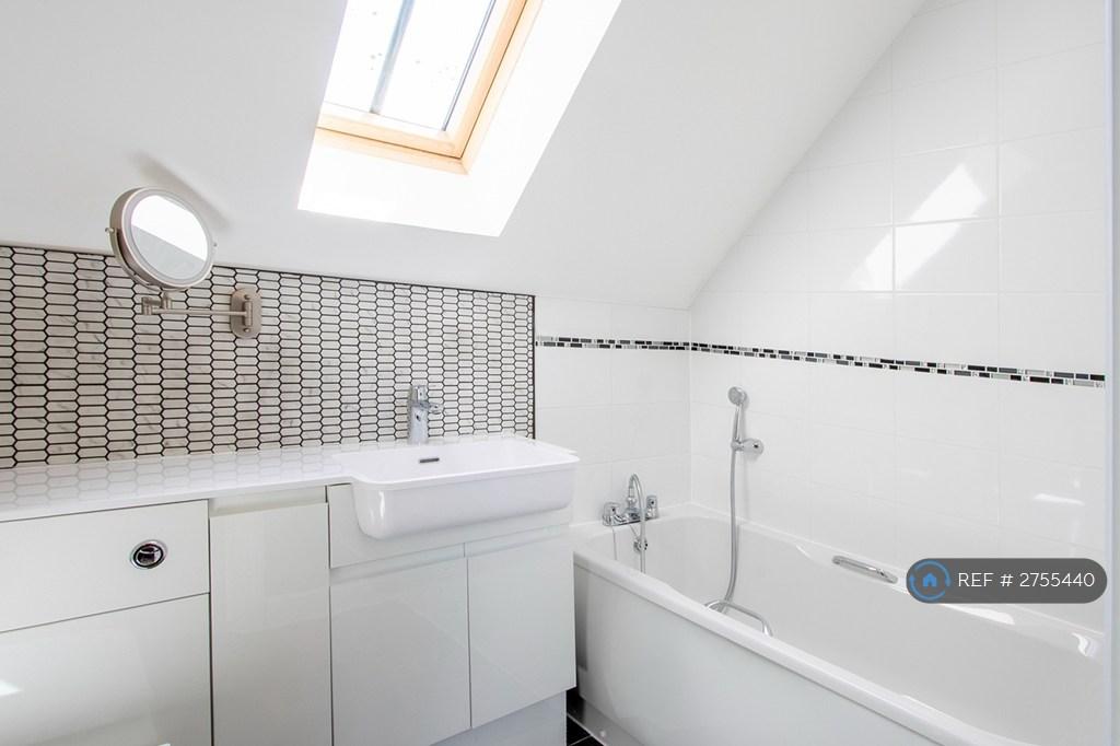 Ensuite Bathroom 2nd Floor