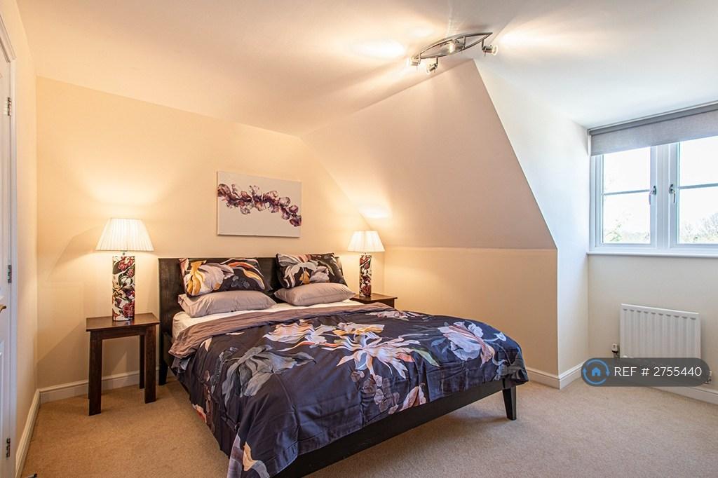 2nd Floor Bedroom (Main Bedroom)