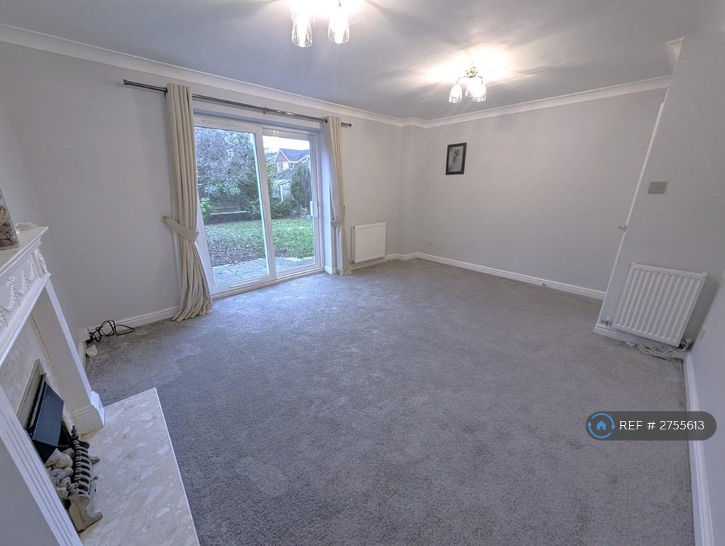 Lounge To Rear