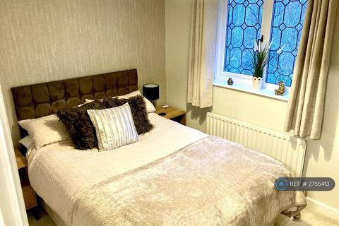 1 bedroom in a house share to rent, Woodside Park Avenue, Horsforth, Leeds, LS18