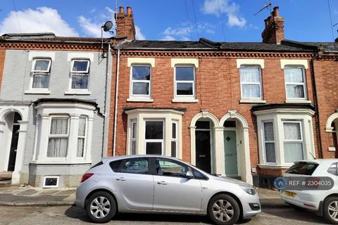 4 bedroom terraced house to rent, Ivy Road, Northampton, NN1