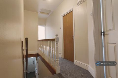 4 bedroom terraced house to rent, Ivy Road, Northampton, NN1