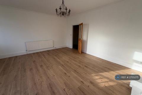 2 bedroom flat to rent, West Road, Westcliff-On-Sea, SS0