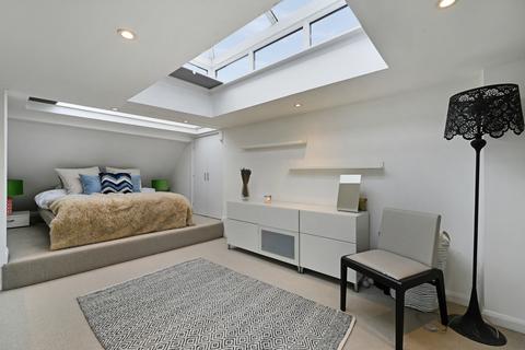2 bedroom apartment to rent, Bolingbroke Grove, SW11