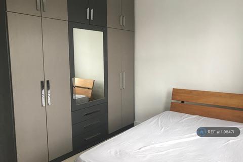 undefined, Whitestile Road, Brentford, TW8