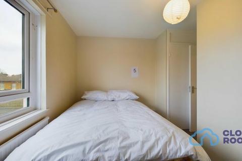 1 bedroom in a house share to rent, Shrewton Road
