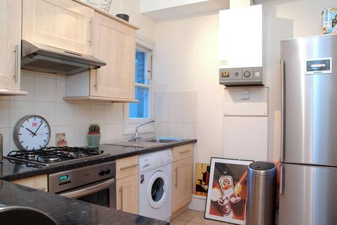 1 bedroom flat to rent, Philbeach Gardens, Earls Court, London, SW5