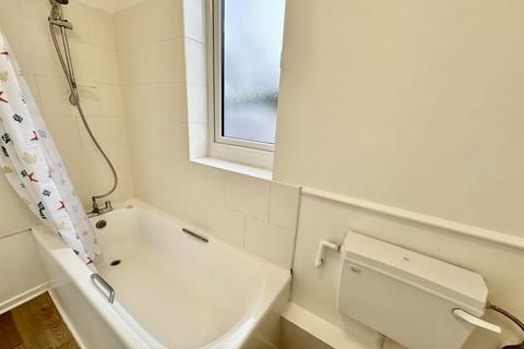 2 bedroom flat to rent, Flat 139 Duke Street Park Hill Sheffield S2 5QL