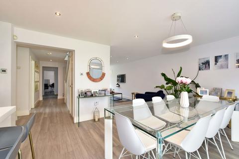 4 bedroom detached house for sale, Noke Side, St. Albans AL2