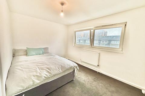 4 bedroom terraced house to rent, Aisgill Avenue, London, W14