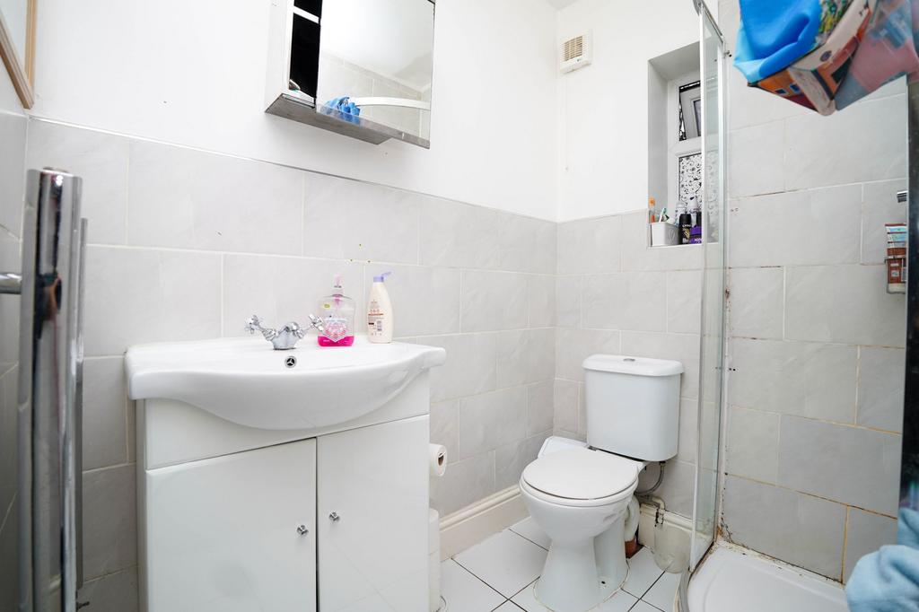 Flat 3 Bathroom