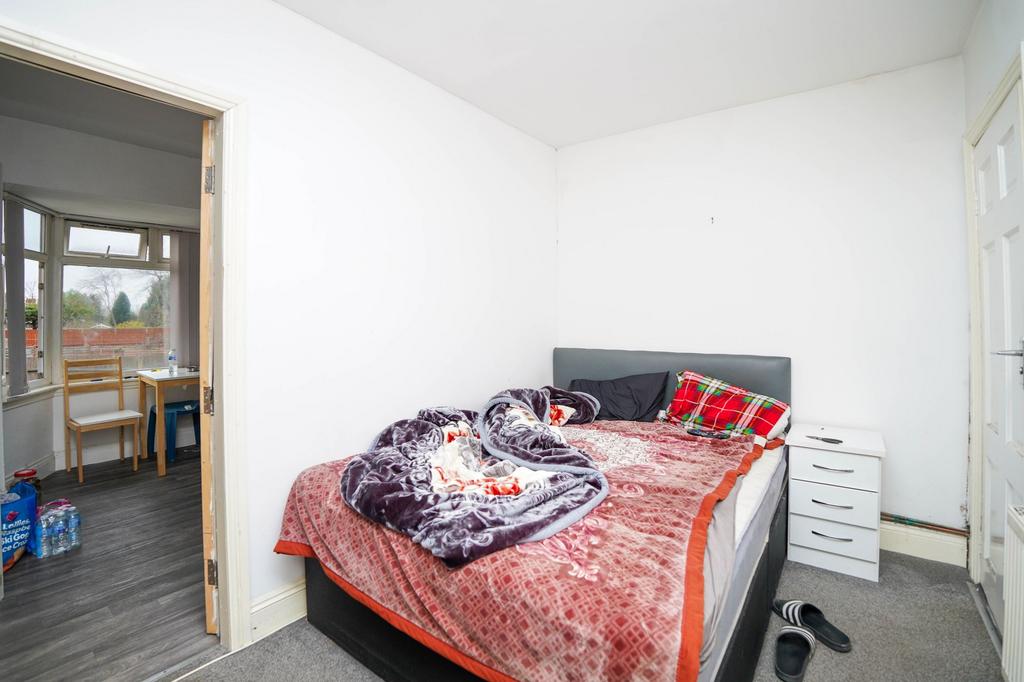 Flat 5 Reception Room