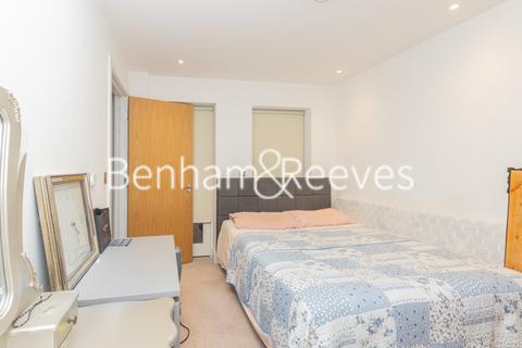 2 bedroom apartment to rent, Upper Richmond Road,  Hammersmith SW15