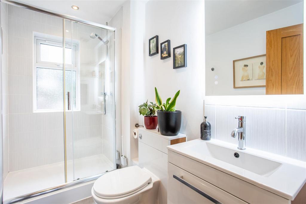Top floor shower room