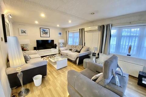 2 bedroom park home for sale, Pinehurst Park, West Moors, Ferndown, Dorset