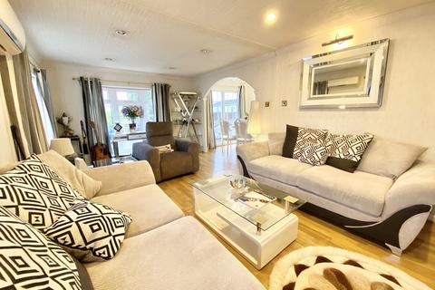 2 bedroom park home for sale, Pinehurst Park, West Moors, Ferndown, Dorset