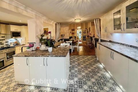 4 bedroom terraced house for sale, Laburnum Grove, Portsmouth, Hampshire