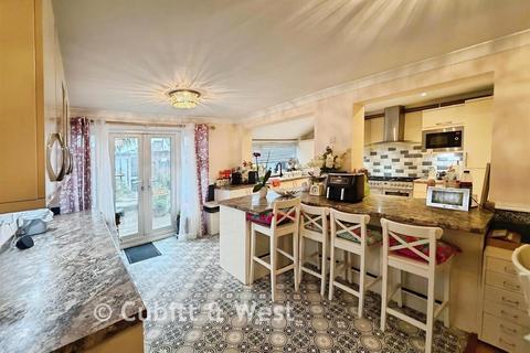 4 bedroom terraced house for sale, Laburnum Grove, Portsmouth, Hampshire