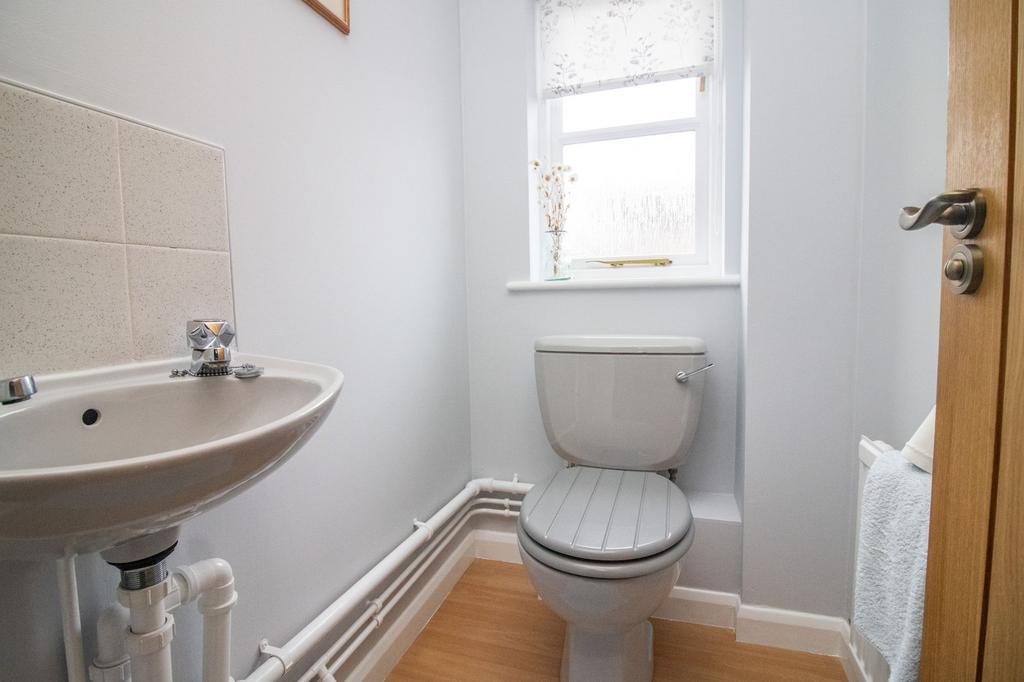 Cloakroom/wc