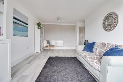 1 bedroom flat for sale, Elm Road, Leigh-On-Sea SS9