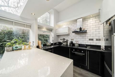 2 bedroom flat to rent, Arundel Gardens, London W11