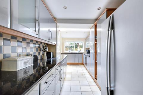 3 bedroom detached house for sale, Cavendish Court, Shardlow