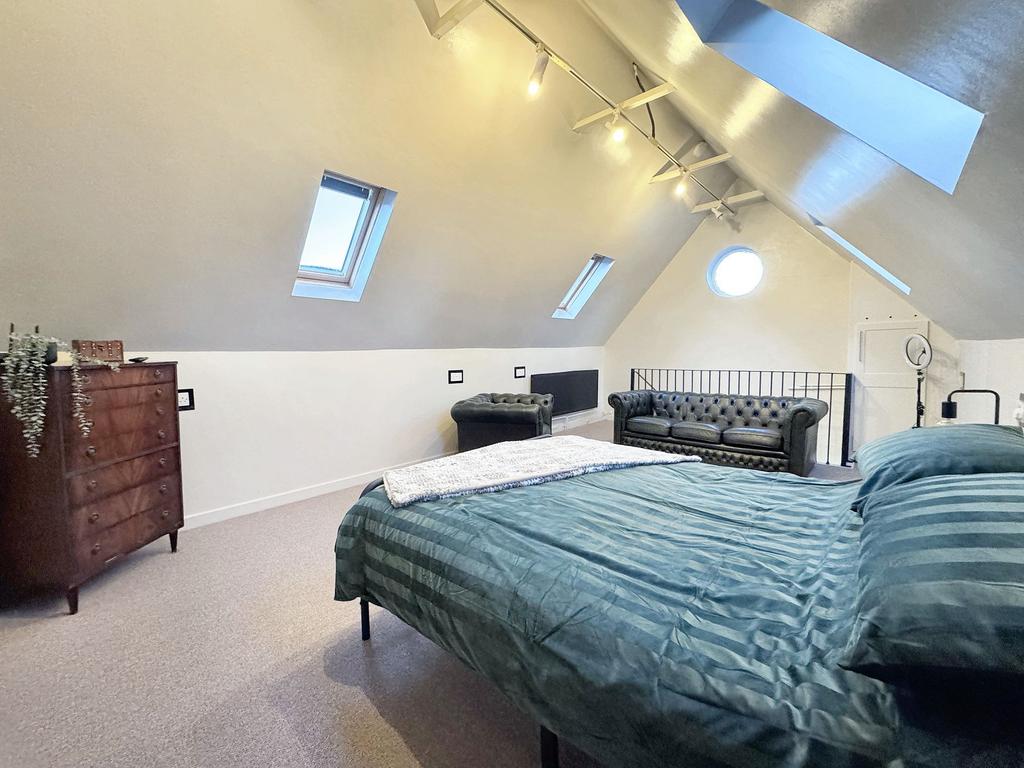 Lounge / Bed