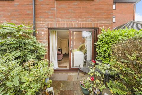 1 bedroom retirement property for sale, Farnborough Common, Orpington, Kent, BR6