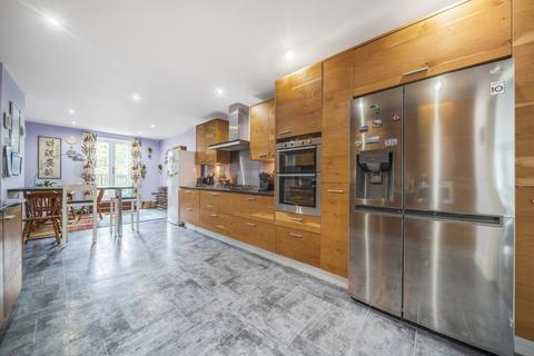3 bedroom penthouse for sale, Westerham Road, Keston, Kent, BR2