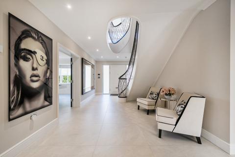 5 bedroom detached house for sale, Meadow Way, Farnborough Park, Orpington, Kent, BR6