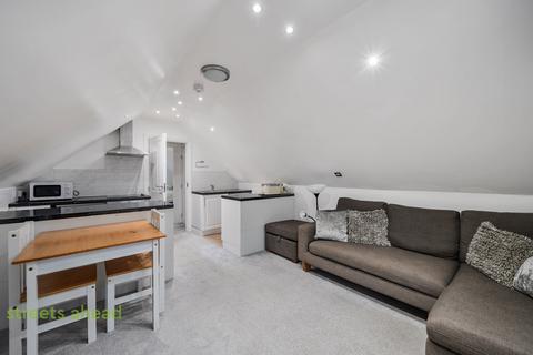 1 bedroom apartment to rent, Reddown Road, Coulsdon, CR5