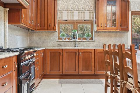 5 bedroom detached house for sale, Middle Street, Waltham Abbey, EN9