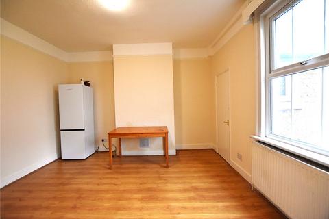 3 bedroom terraced house to rent, Silverleigh Road, Thornton Heath, CR7