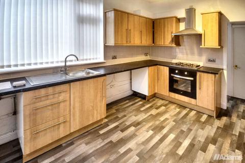 3 bedroom townhouse to rent, Park Road, Widnes, WA8 6HG