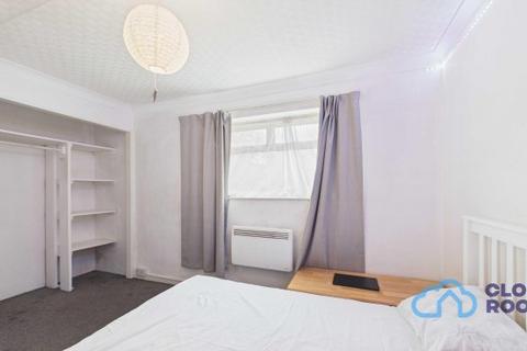1 bedroom in a house share to rent, Cedar Road
