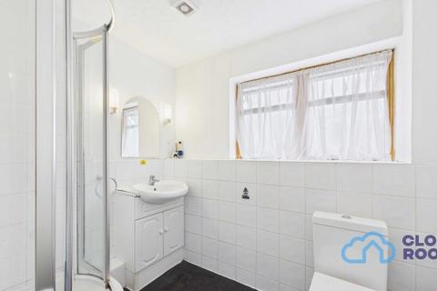 1 bedroom in a house share to rent, Cedar Road