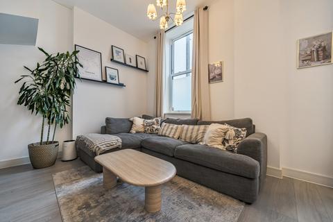 2 bedroom terraced house for sale, Huntley Close, Greenwich