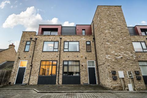 undefined, Huntley Close, Greenwich