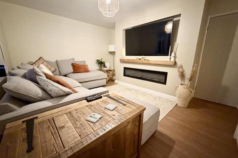 2 bedroom semi-detached house for sale, The Drive, Kippax, Leeds