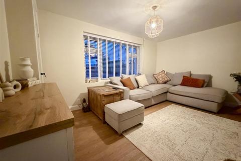 2 bedroom semi-detached house for sale, The Drive, Kippax, Leeds