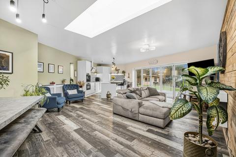 3 bedroom bungalow for sale, Priests Avenue, Romford, RM1