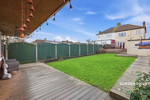 3 bedroom semi-detached house for sale, Lingfield Avenue, Upminster, RM14